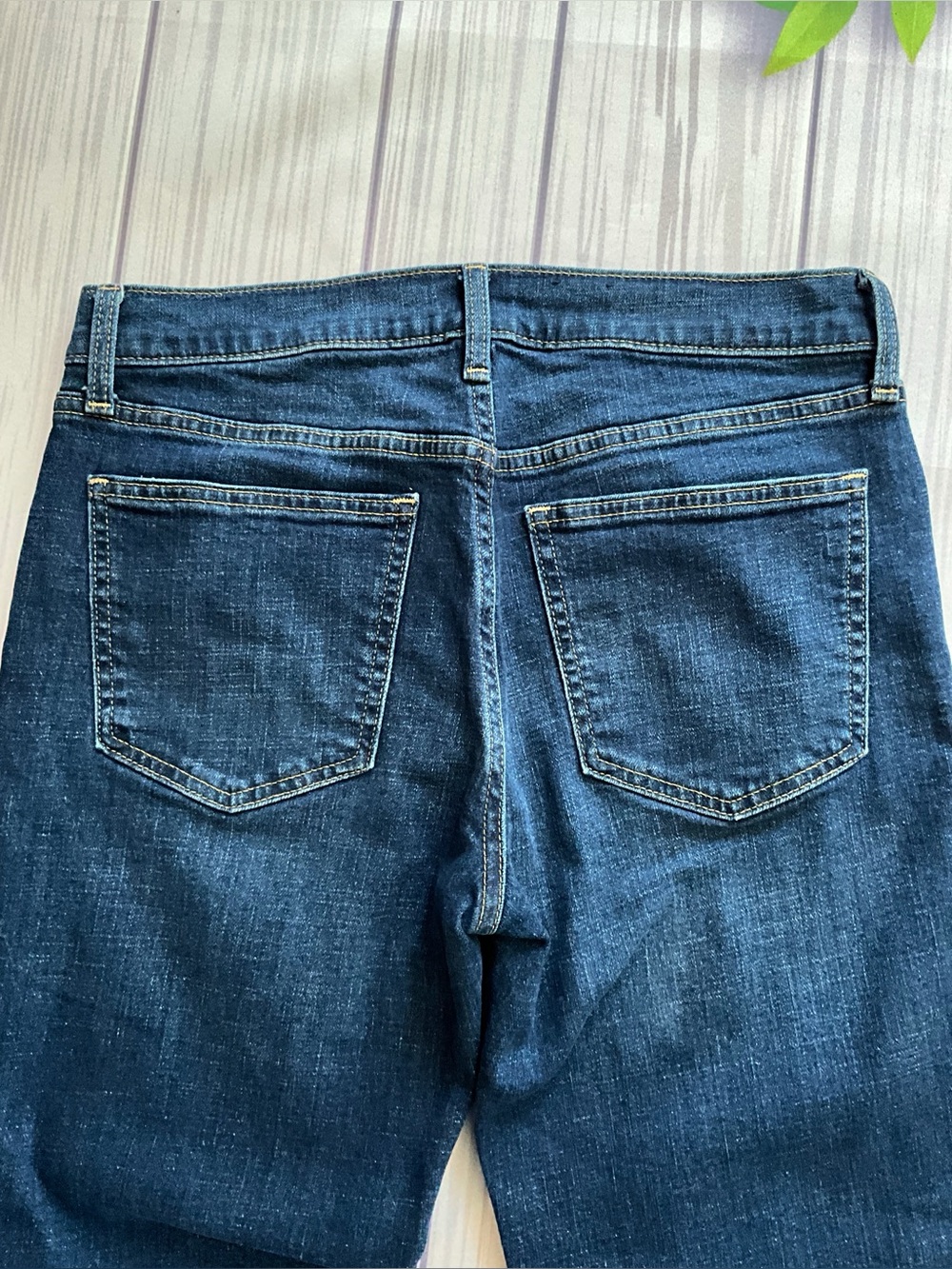 GAP Girlfriend Midrise Ankle Jeans Medium Wash, Size 4/27 - Picture 4 of 12